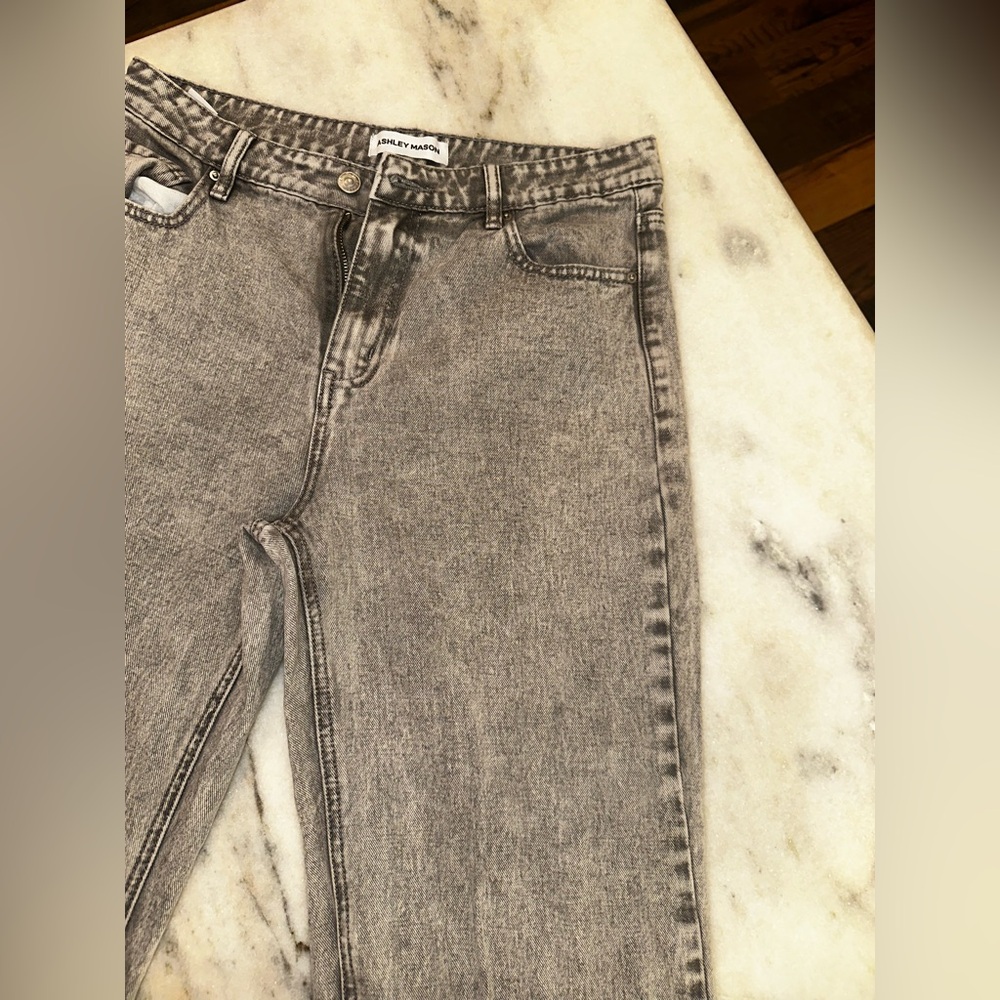 EUC Ashley Mason Size 27 or 5 Gray Jeans with Pink Bow Accents Ankle Crop‎ Pant - Picture 5 of 14